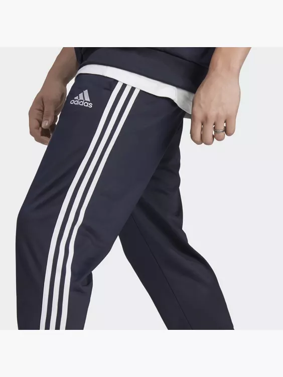 Adidas Basic 3-Streifen Tricot Trainingsanzug 5 Adidas Basic 3-Streifen Tricot Trainingsanzug – Bild 3